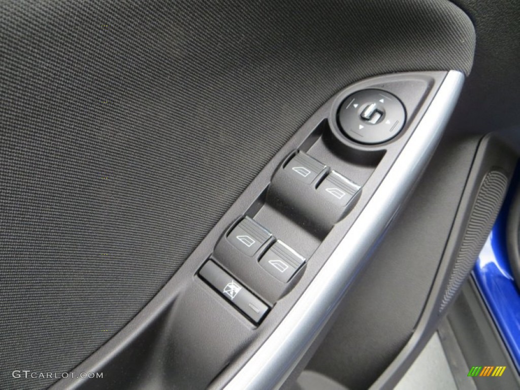 2013 Ford Focus Titanium Hatchback Controls Photo #79899795