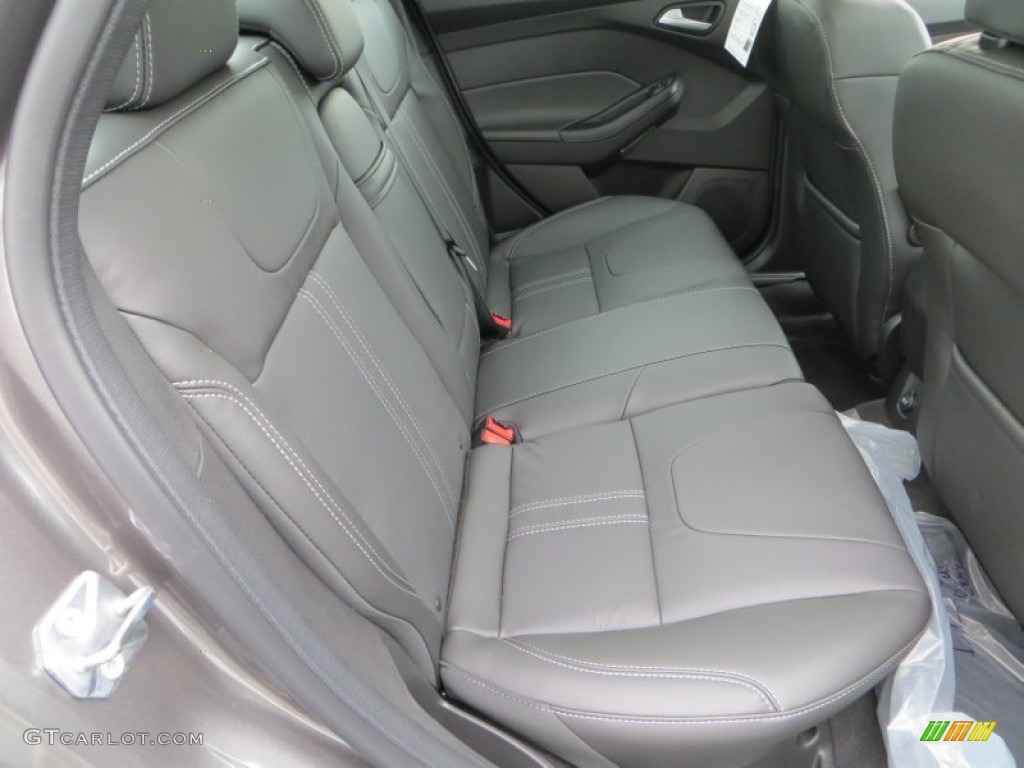 Charcoal Black Interior 2013 Ford Focus SE Sedan Photo #79900441