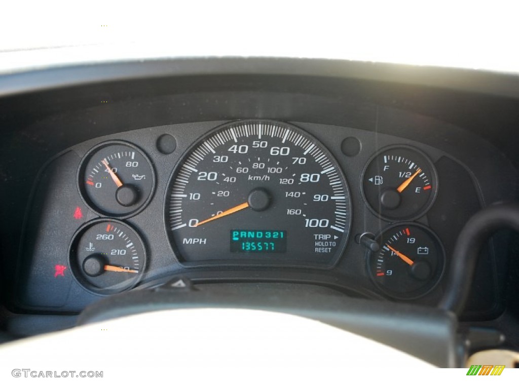 2005 Express 3500 Commercial Van - Victory Red / Medium Dark Pewter photo #11