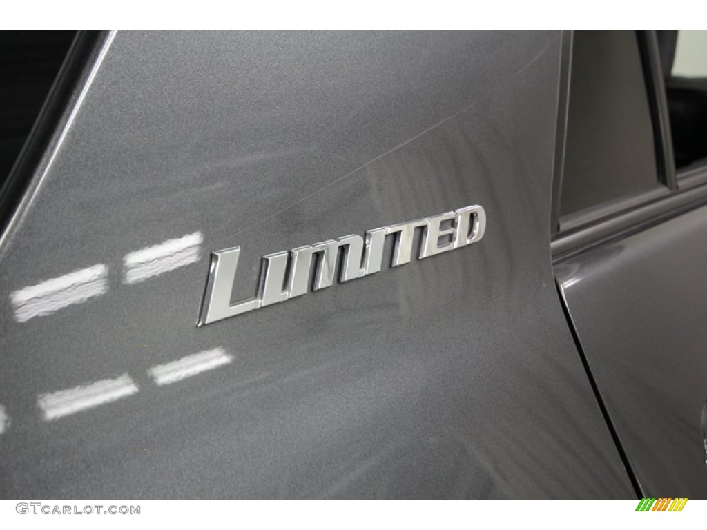 2010 Toyota 4Runner Limited 4x4 Marks and Logos Photos
