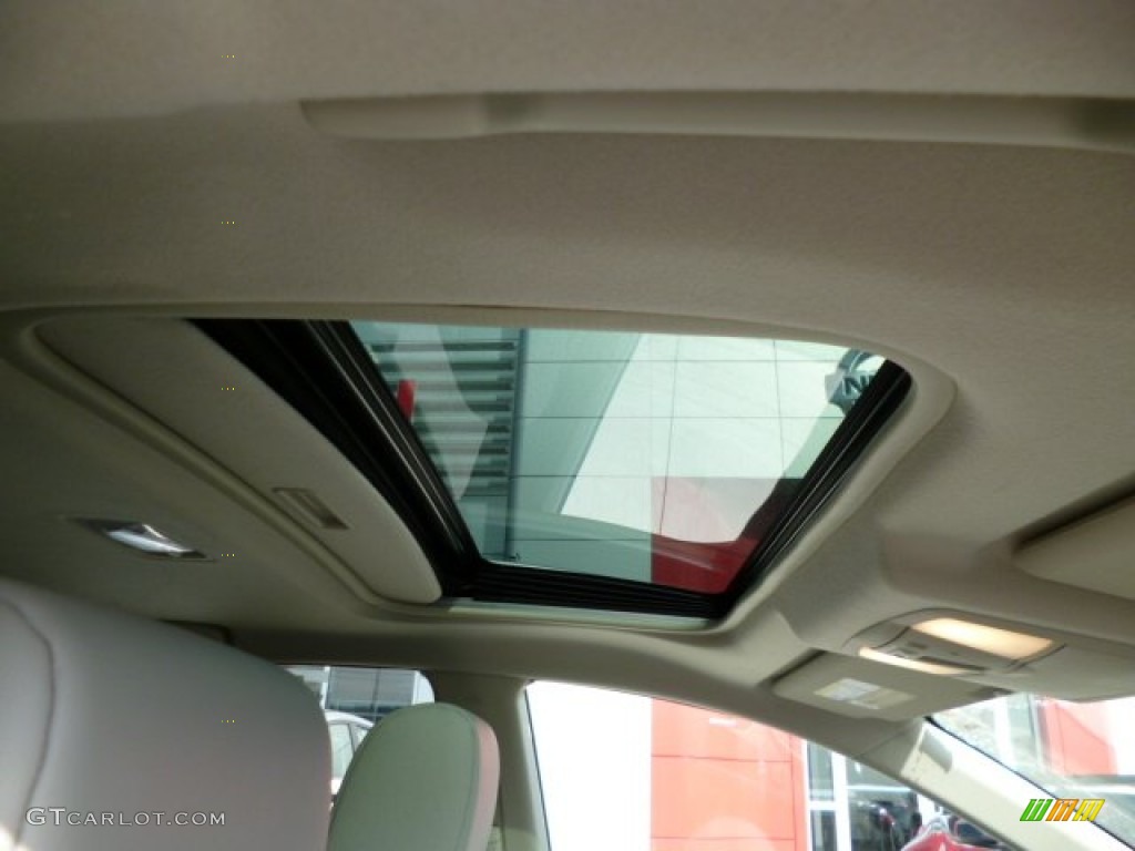 2011 Rogue SL AWD - Pearl White / Gray photo #5