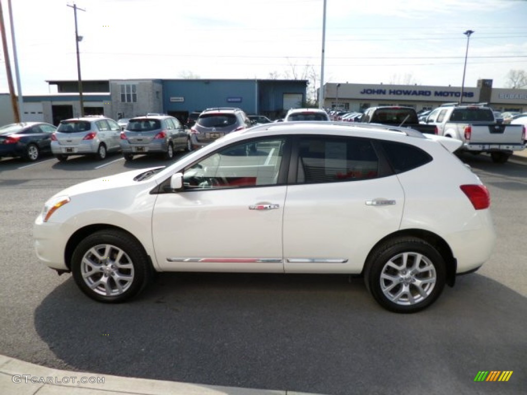 2011 Rogue SL AWD - Pearl White / Gray photo #8