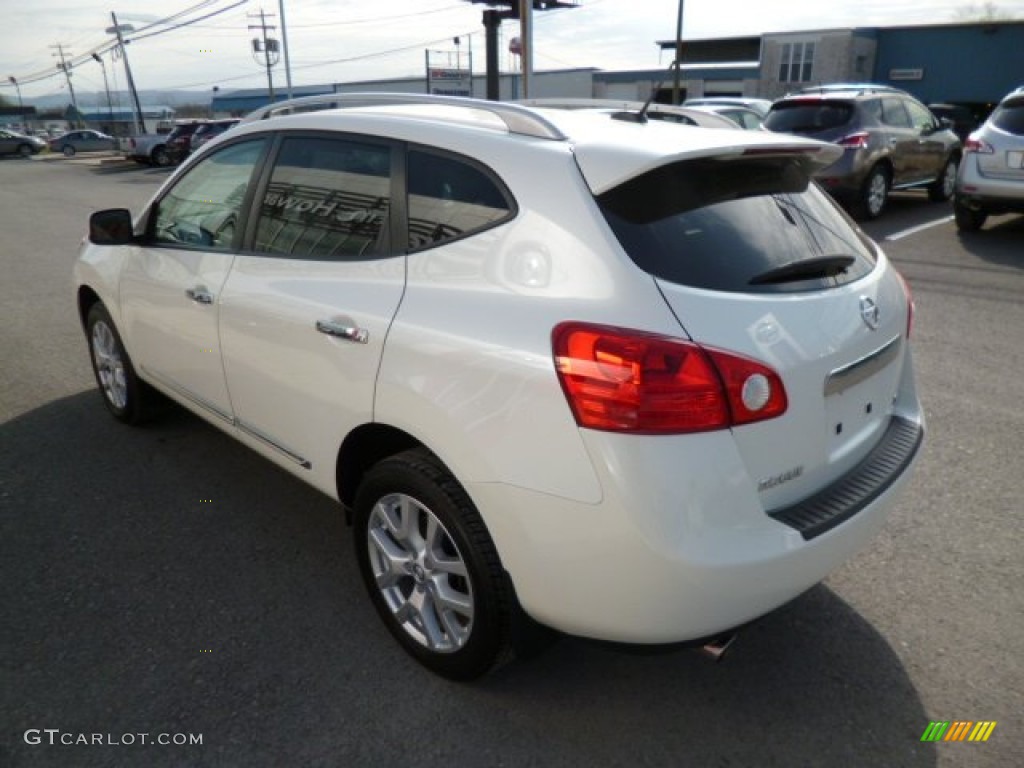 2011 Rogue SL AWD - Pearl White / Gray photo #9
