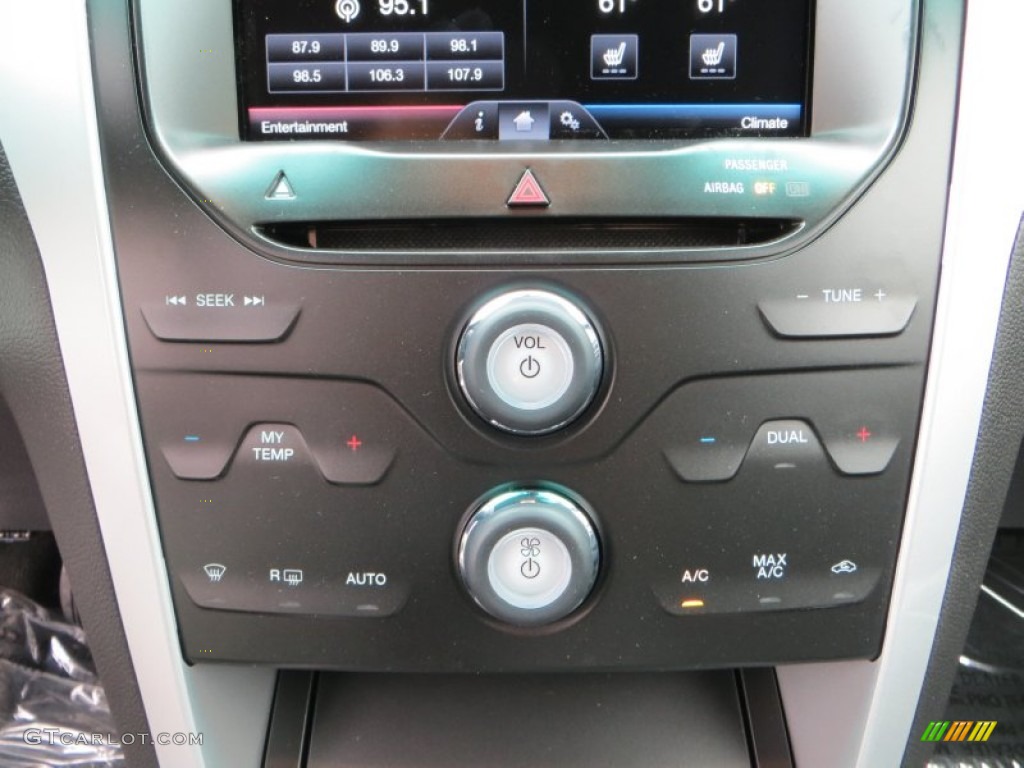 2013 Ford Explorer XLT Controls Photo #79906278