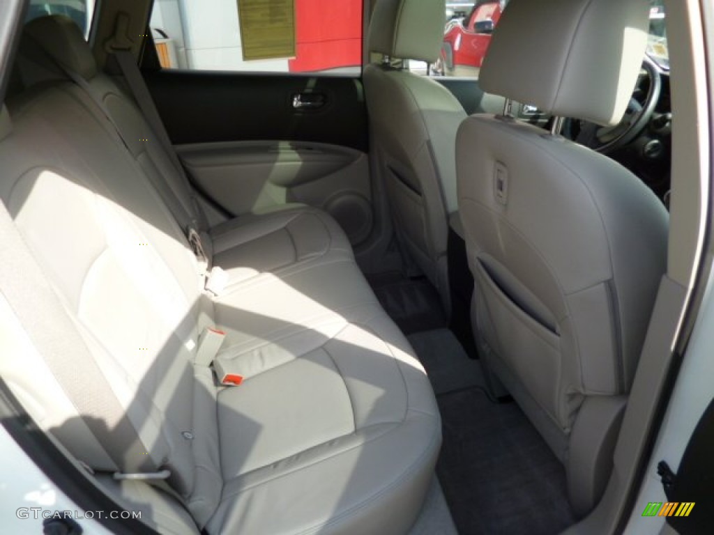 2011 Rogue SL AWD - Pearl White / Gray photo #13