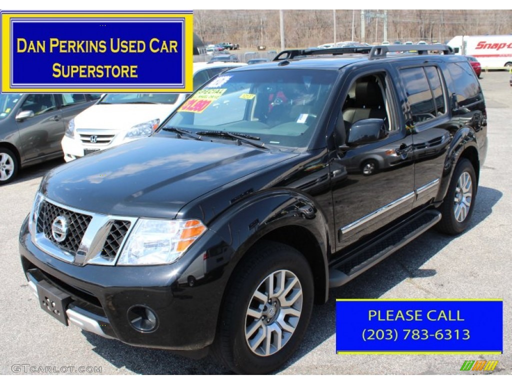 Super Black Nissan Pathfinder