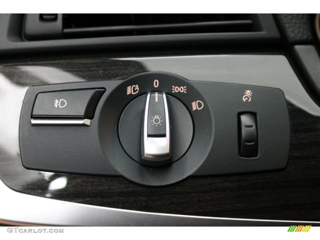 2011 BMW 5 Series 550i Sedan Controls Photo #79906959