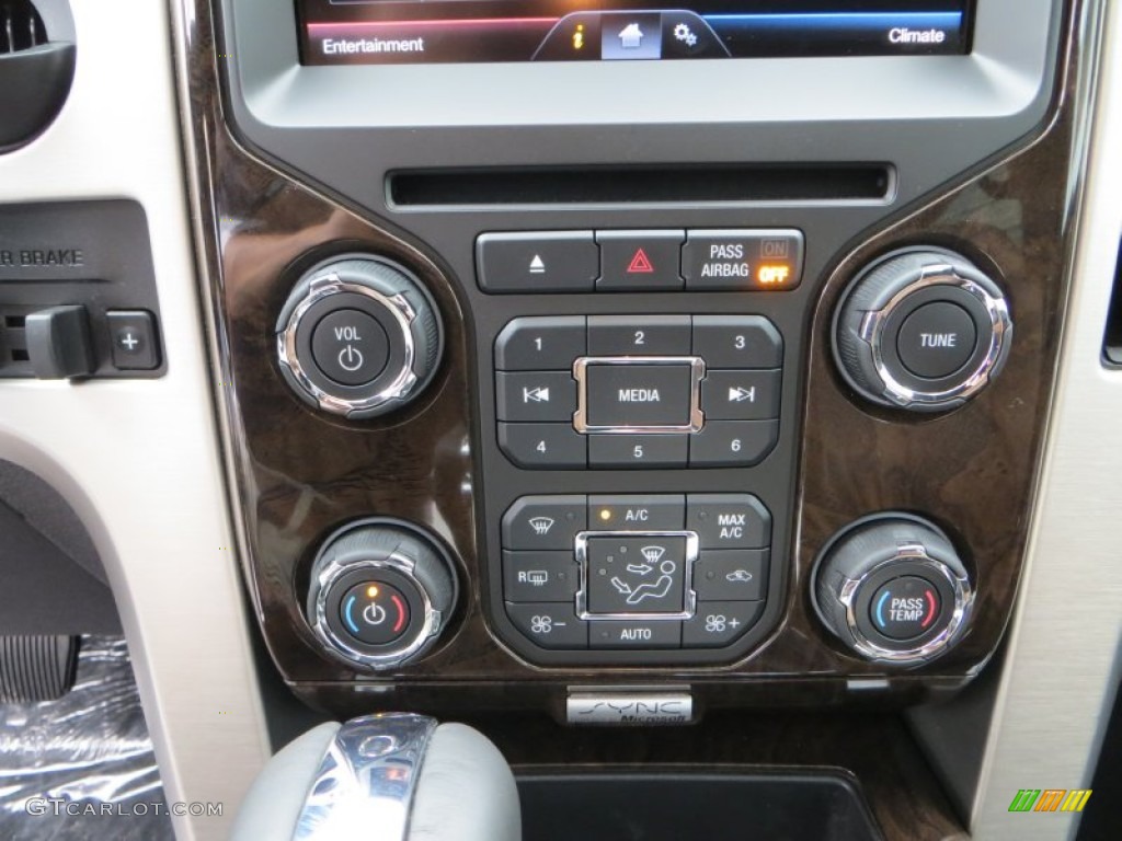 2013 Ford F150 Platinum SuperCrew Controls Photos