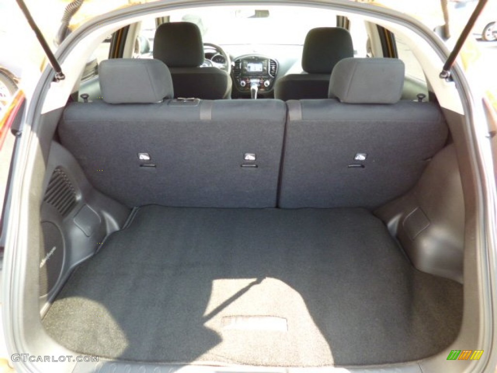 2013 Nissan Juke SV AWD Trunk Photos