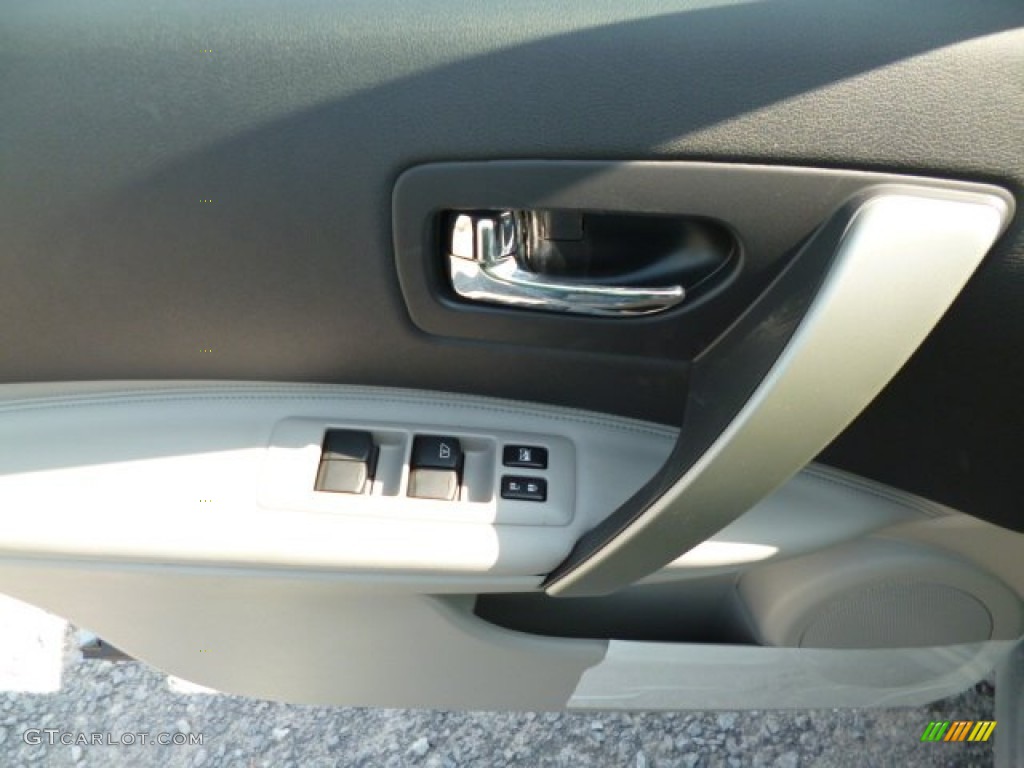 2013 Rogue SV AWD - Frosted Steel / Gray photo #17