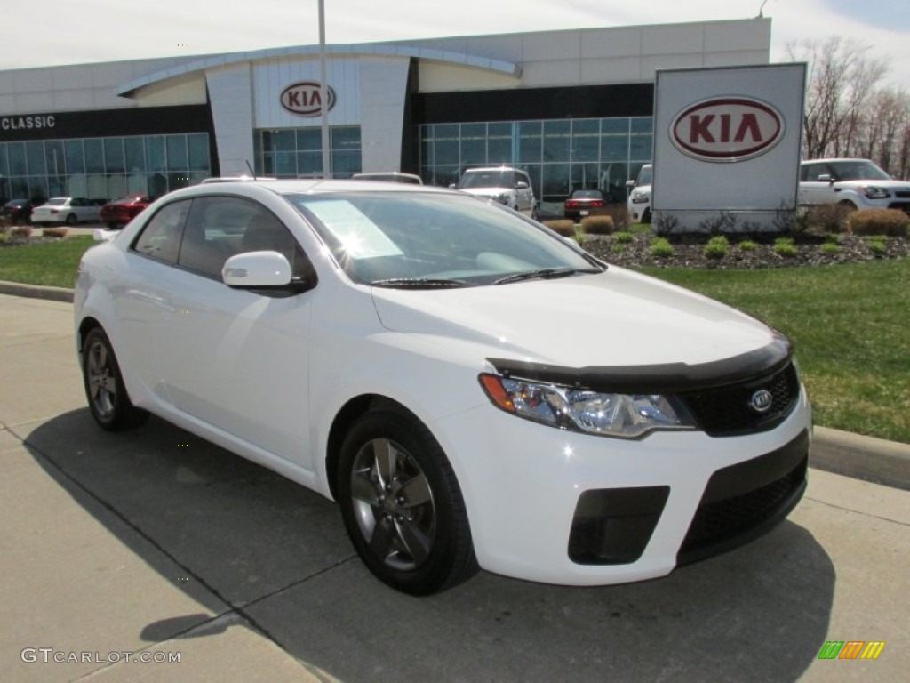 Clear White Kia Forte Koup