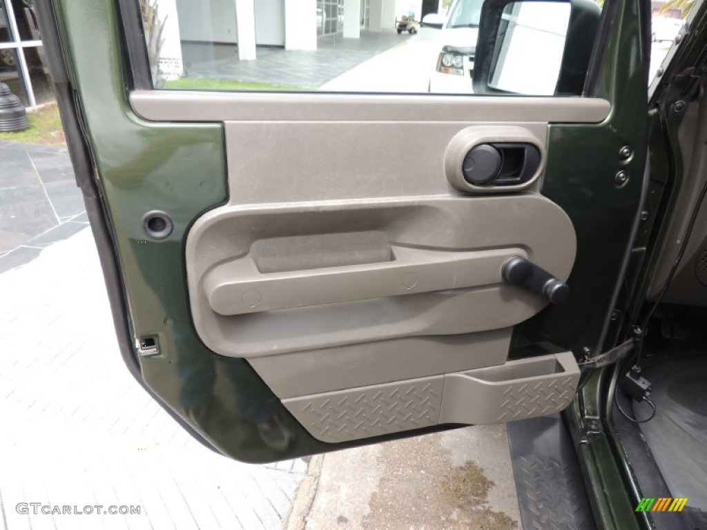 2007 Jeep Wrangler Sahara 4x4 Dark Khaki/Medium Khaki Door Panel Photo #79917714