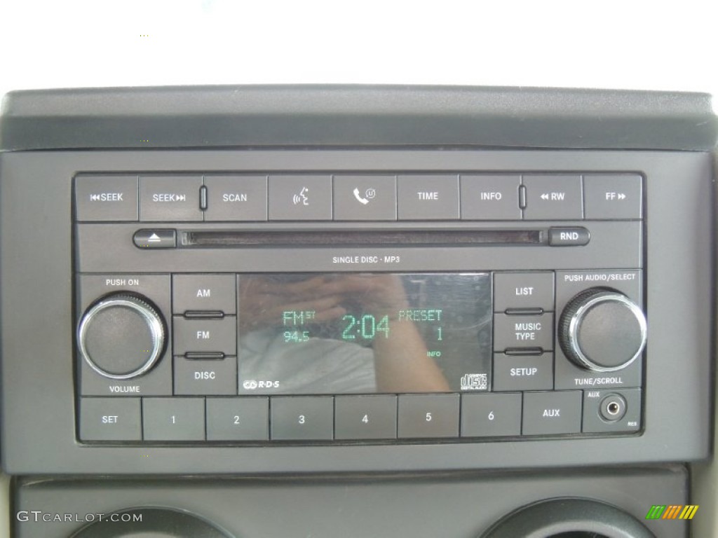2007 Jeep Wrangler Sahara 4x4 Audio System Photos
