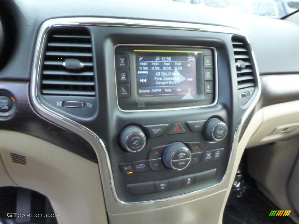 2014 Grand Cherokee Laredo 4x4 - Brilliant Black Crystal Pearl / New Zealand Black/Light Frost photo #19