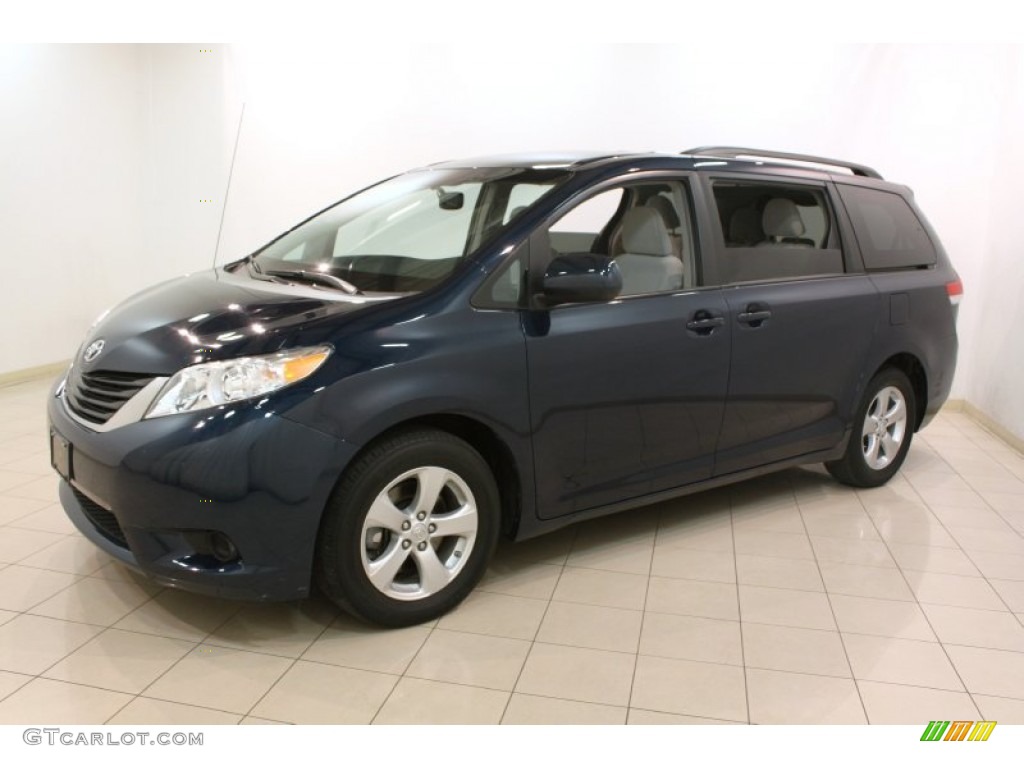 South Pacific Blue Pearl 2011 Toyota Sienna LE Exterior Photo #79919591