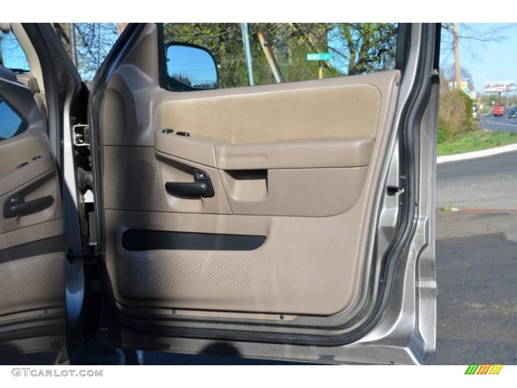 2005 Explorer XLT 4x4 - Mineral Grey Metallic / Graphite photo #23