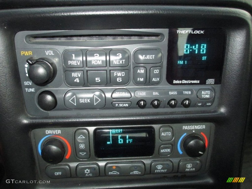 2002 Chevrolet Corvette Coupe Controls Photo #79928749