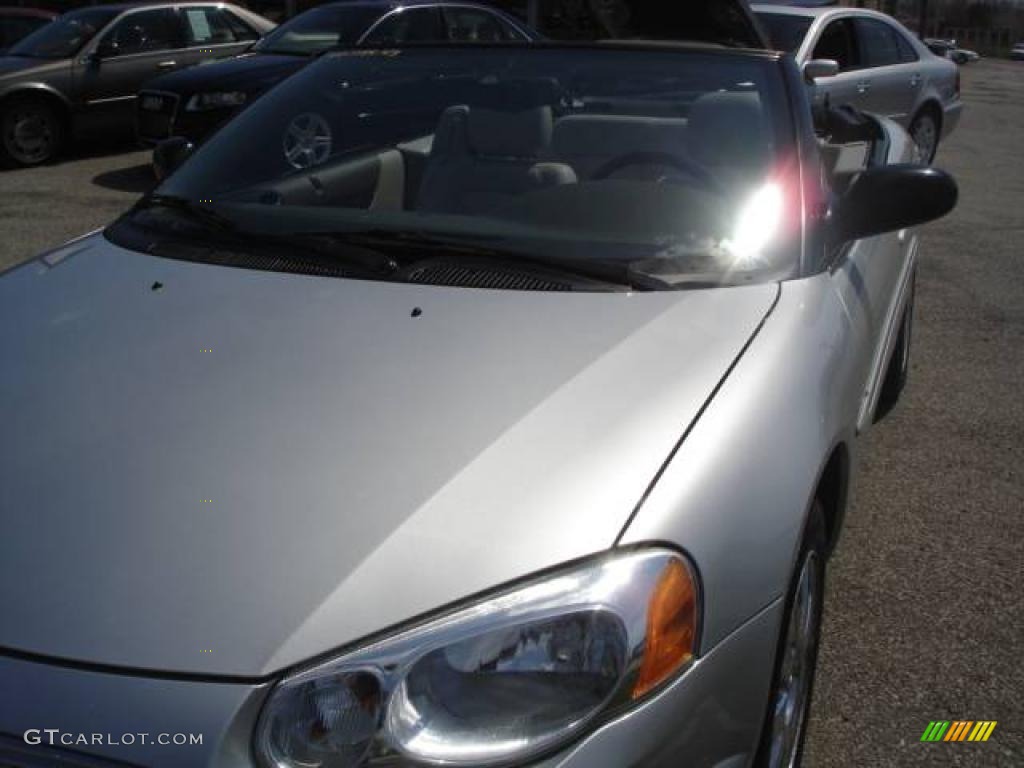 2004 Sebring Limited Convertible - Bright Silver Metallic / Taupe photo #10