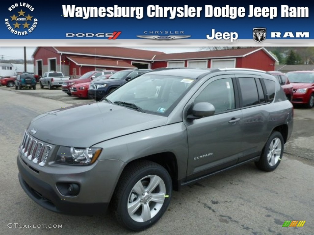 2014 Compass Latitude 4x4 - Mineral Gray Metallic / Dark Slate Gray photo #1