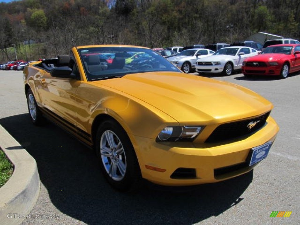 2012 Mustang V6 Convertible - Yellow Blaze Metallic Tri-Coat / Charcoal Black photo #4