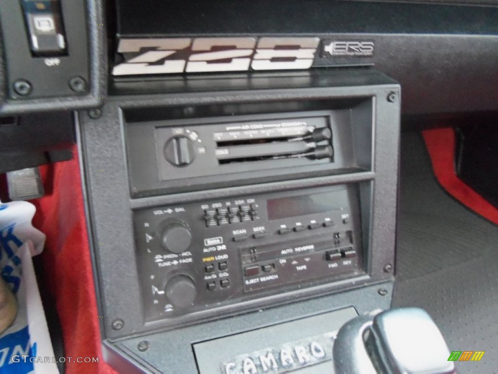 1987 Chevrolet Camaro Z28 Sport Coupe Controls Photo #79946112