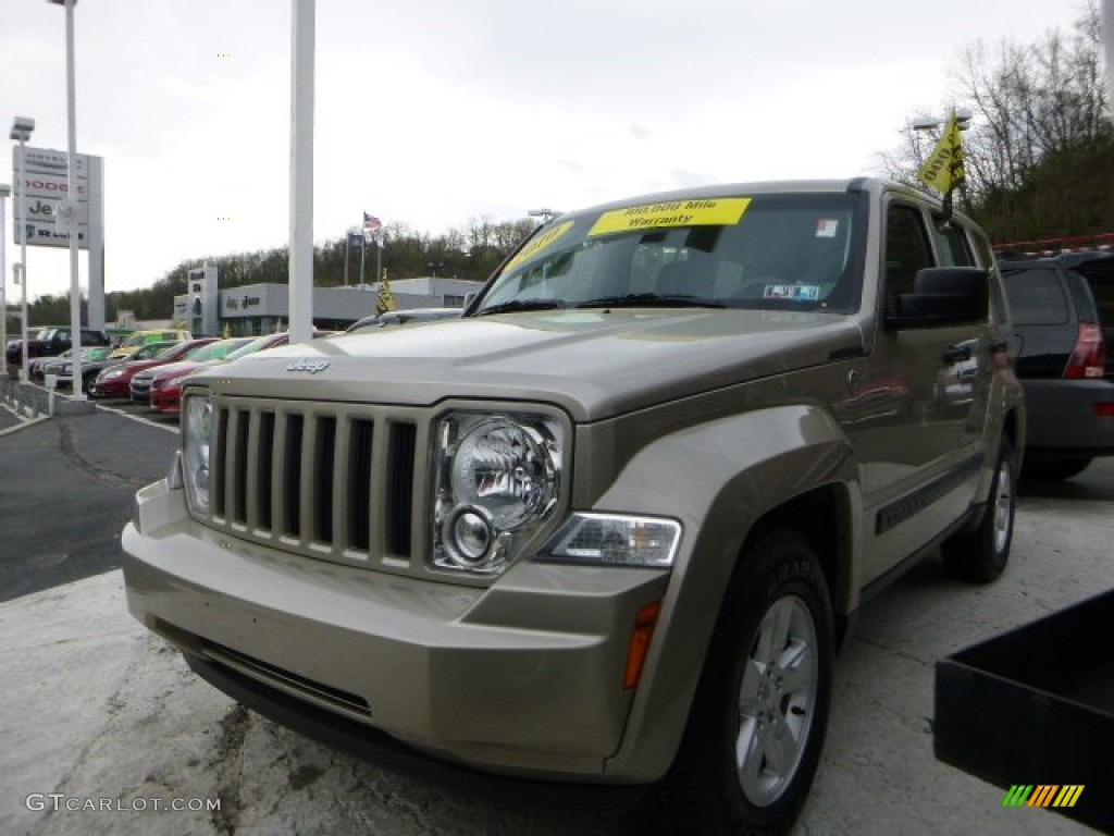 2010 Liberty Sport 4x4 - Light Sandstone Pearl / Dark Slate Gray photo #1