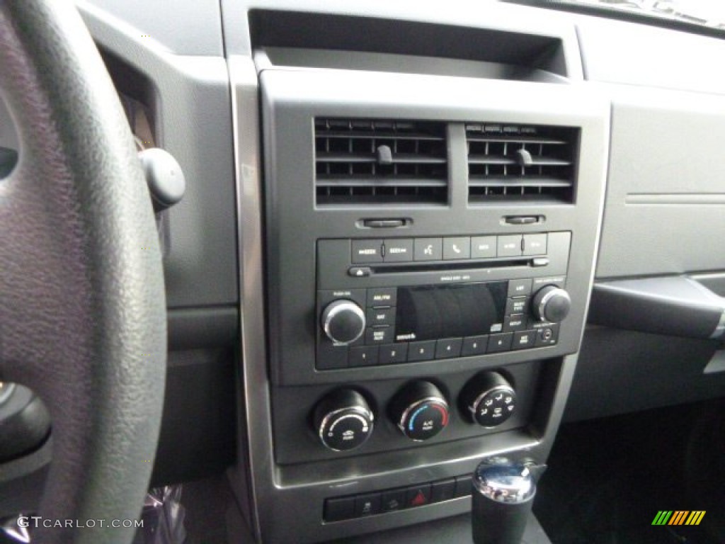 2010 Jeep Liberty Sport 4x4 Controls Photos