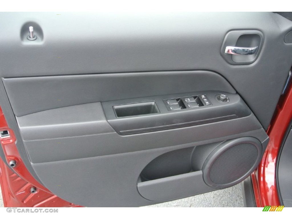 2014 Jeep Patriot Latitude Dark Slate Gray Door Panel Photo #79956344