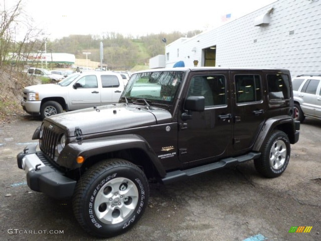 2013 Wrangler Unlimited Sahara 4x4 - Rugged Brown Pearl / Black/Dark Saddle photo #1