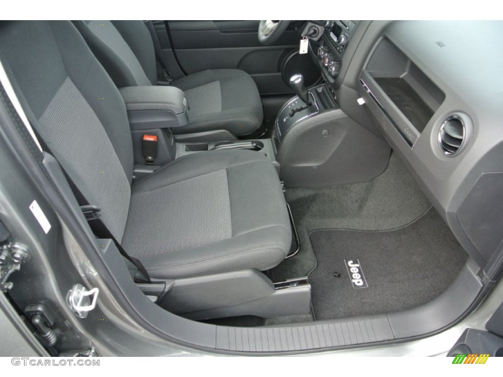 2014 Jeep Patriot Latitude Front Seat Photos