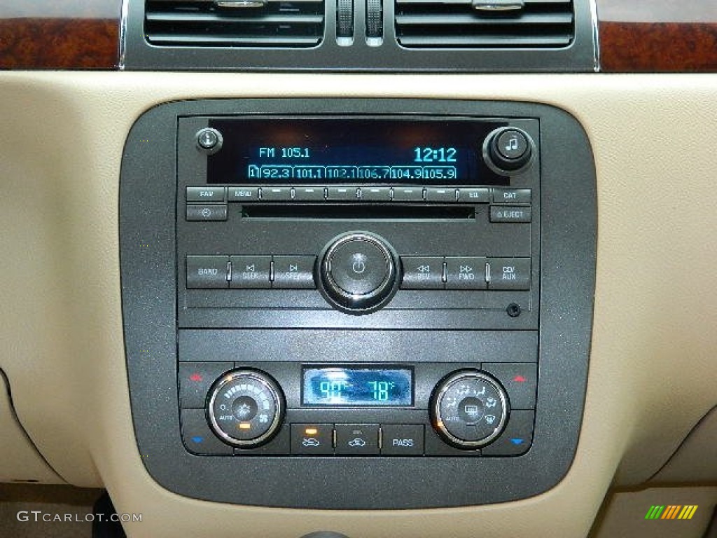 2011 Buick Lucerne CXL Controls Photo #79957756