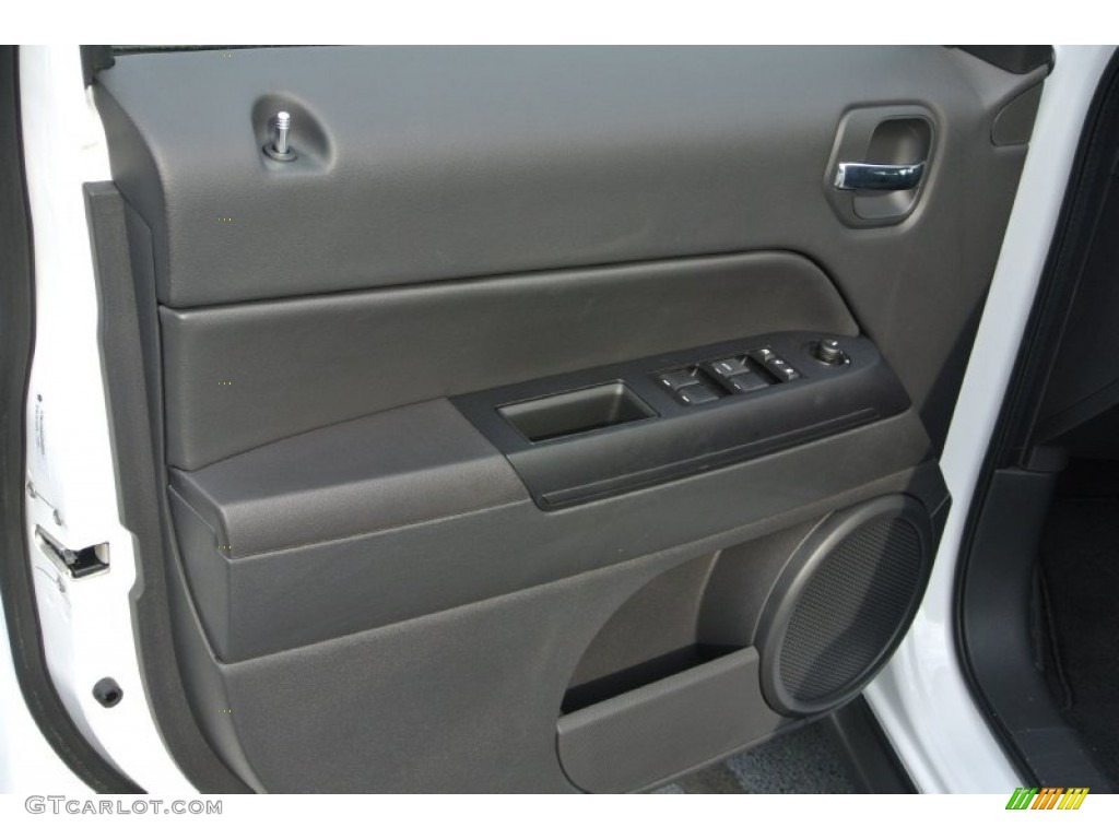 2014 Jeep Patriot Sport Dark Slate Gray Door Panel Photo #79957845