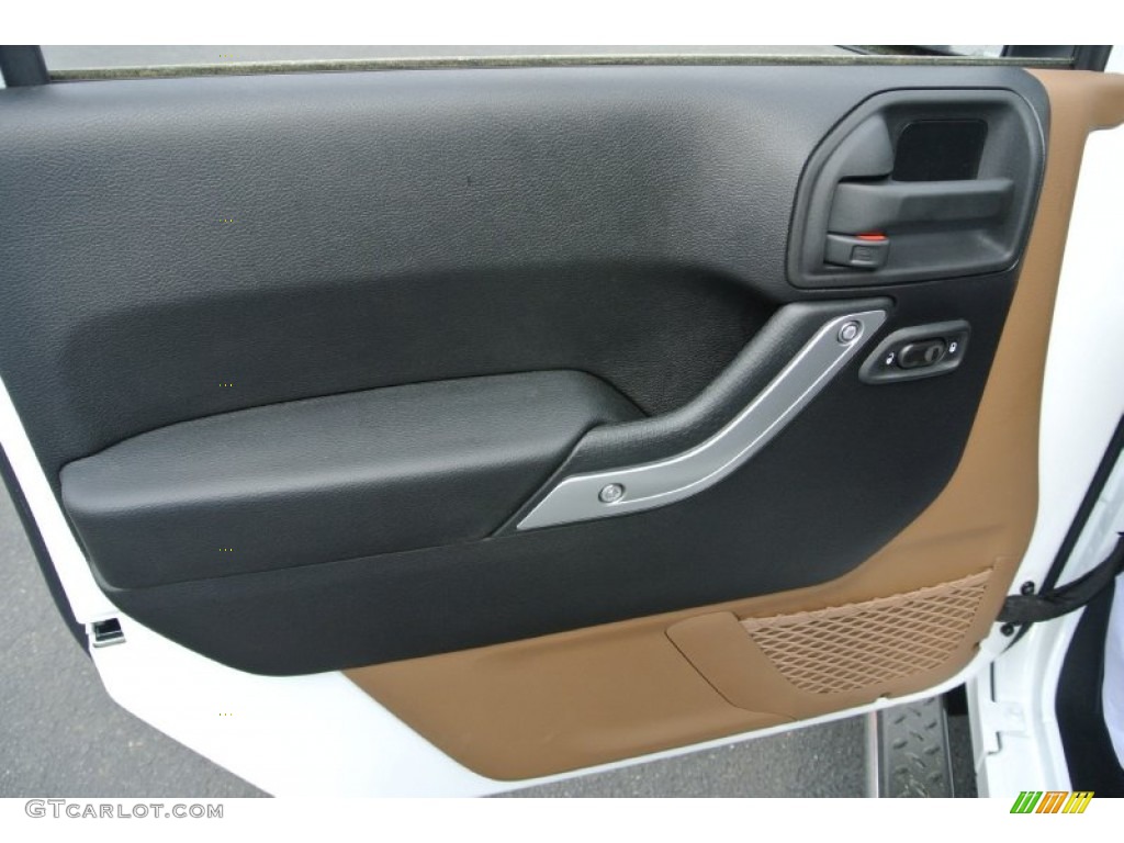 2013 Jeep Wrangler Sahara 4x4 Black/Dark Saddle Door Panel Photo #79958783