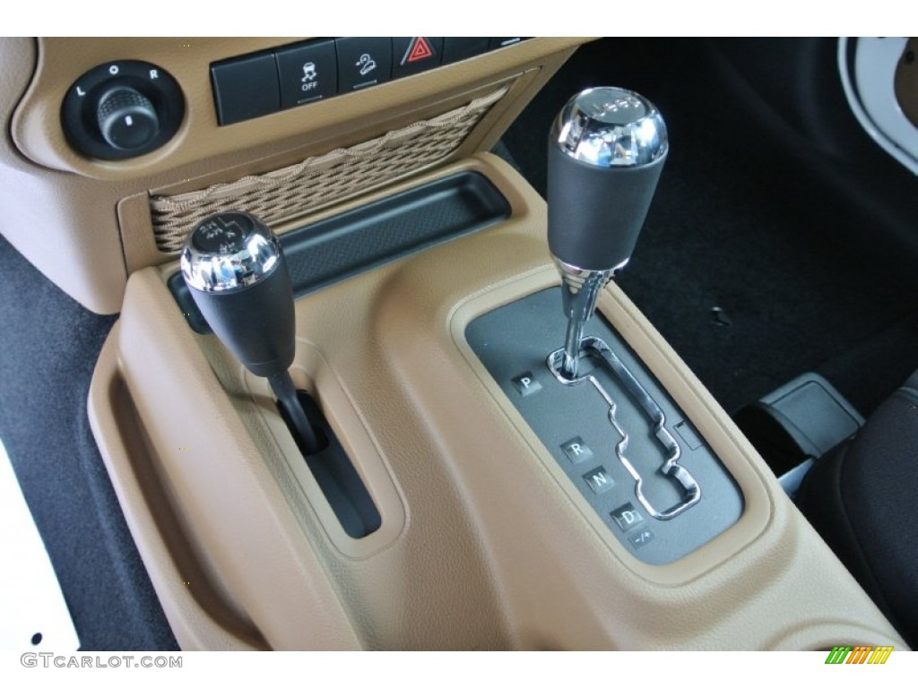 2013 Jeep Wrangler Sahara 4x4 5 Speed Automatic Transmission Photo #79958807