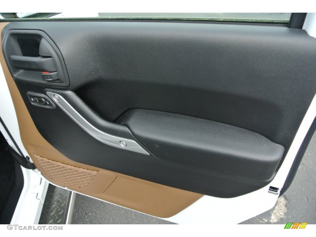 2013 Jeep Wrangler Sahara 4x4 Black/Dark Saddle Door Panel Photo #79959005