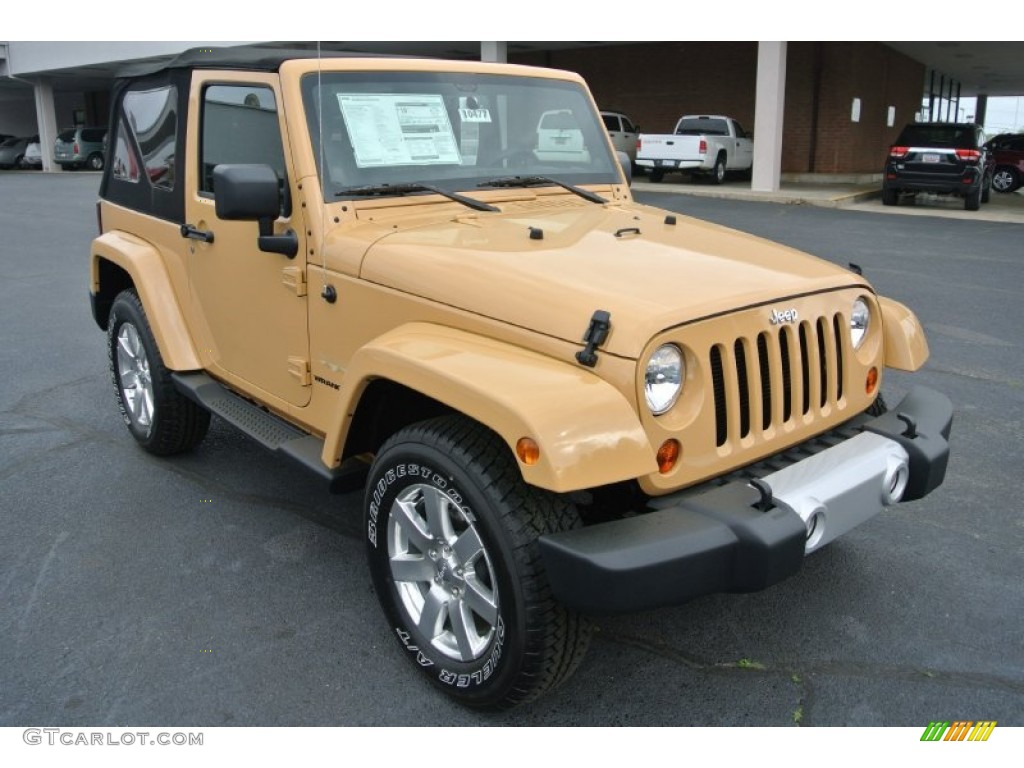 2013 Wrangler Sahara 4x4 - Dune Beige / Black/Dark Saddle photo #1