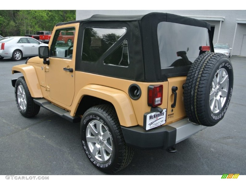 2013 Wrangler Sahara 4x4 - Dune Beige / Black/Dark Saddle photo #4
