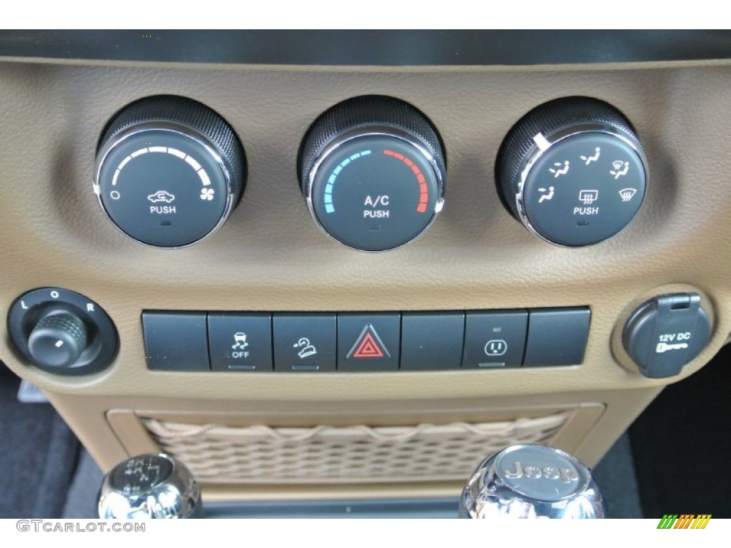 2013 Jeep Wrangler Sahara 4x4 Controls Photo #79959348