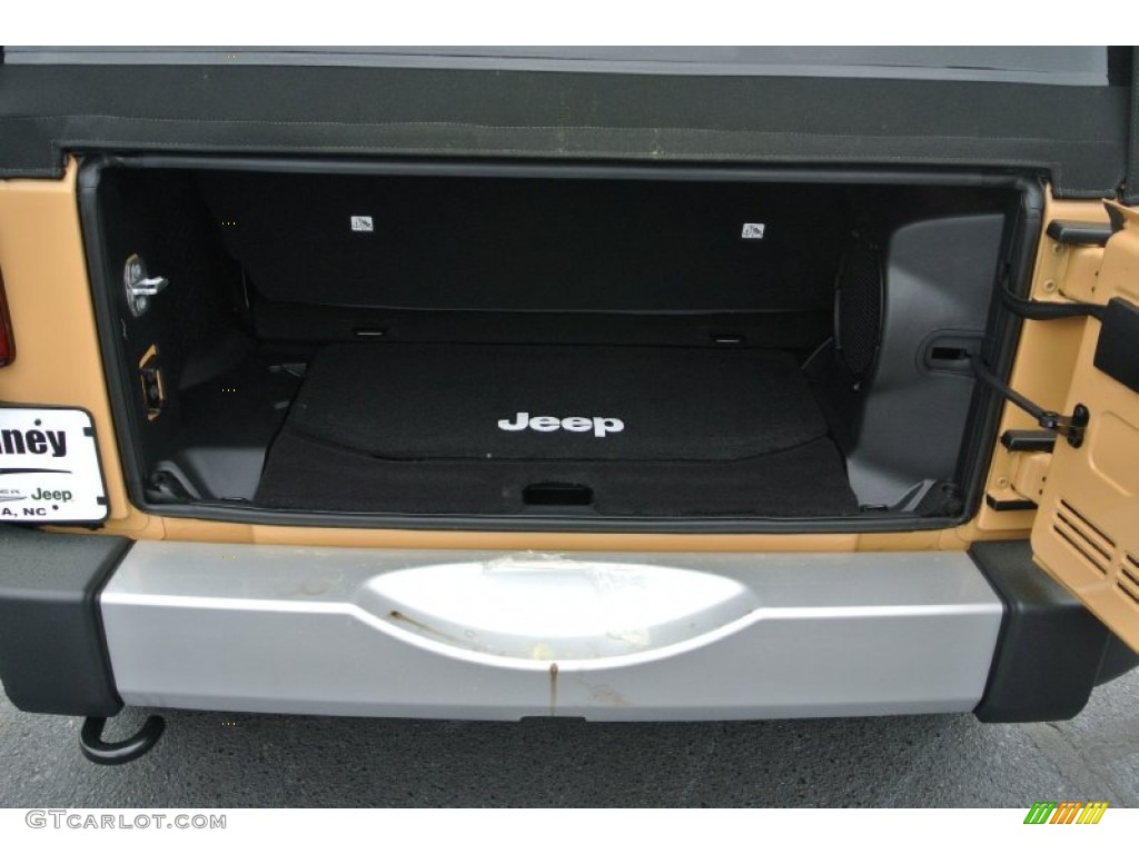 2013 Wrangler Sahara 4x4 - Dune Beige / Black/Dark Saddle photo #19