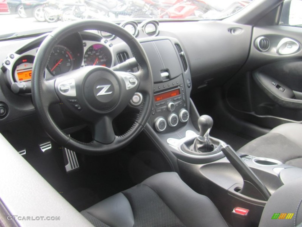 Black Cloth Interior 2010 Nissan 370Z Touring Coupe Photo #79959626