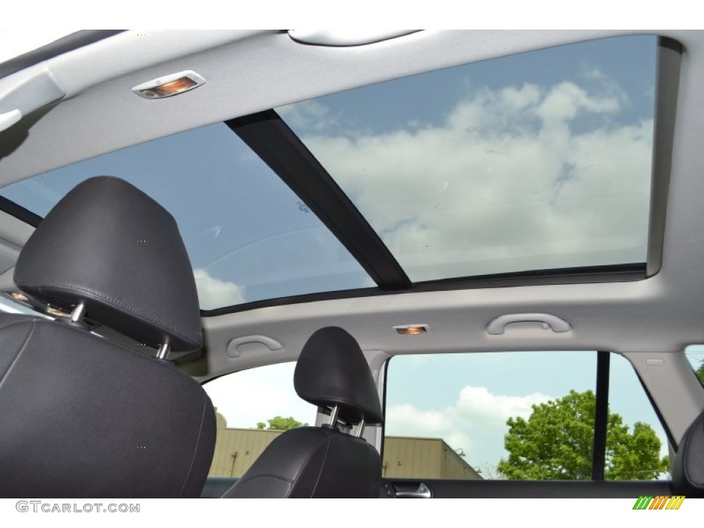 2010 Volkswagen Jetta SE SportWagen Sunroof Photos