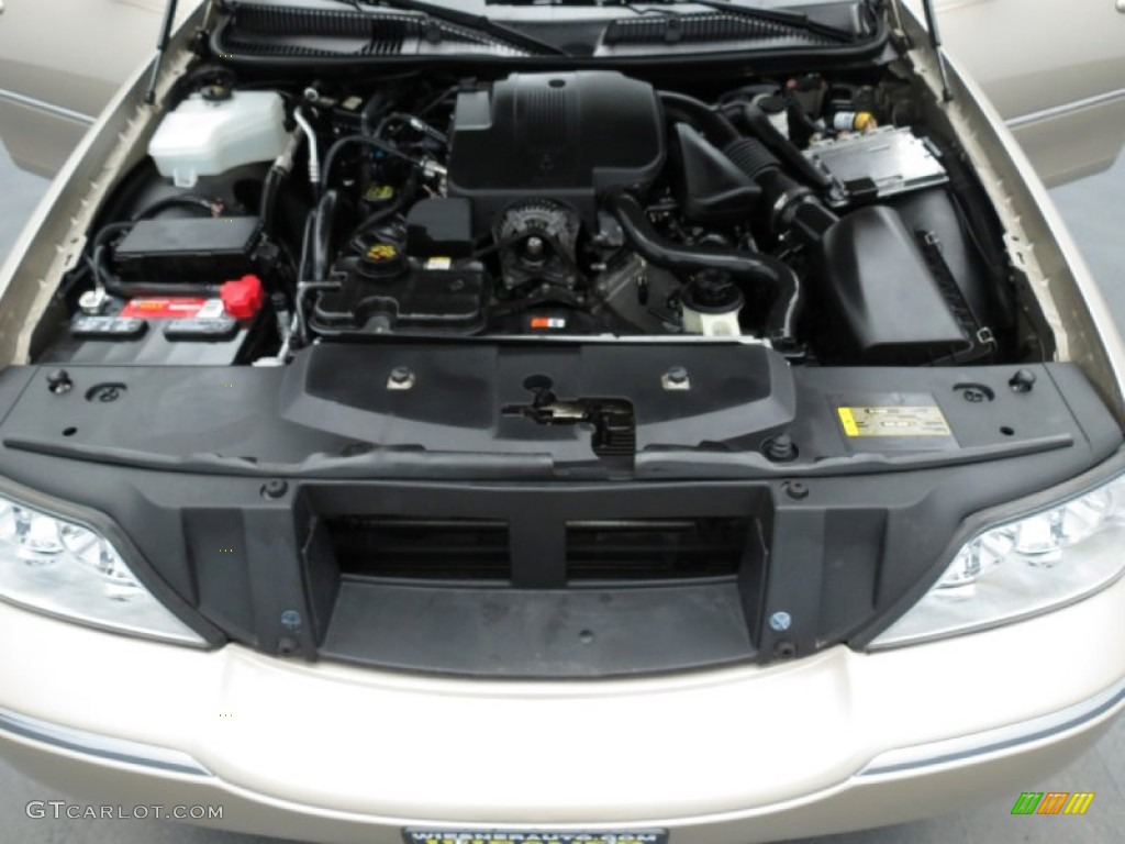 2010 Lincoln Town Car Signature Limited Engine Photos
