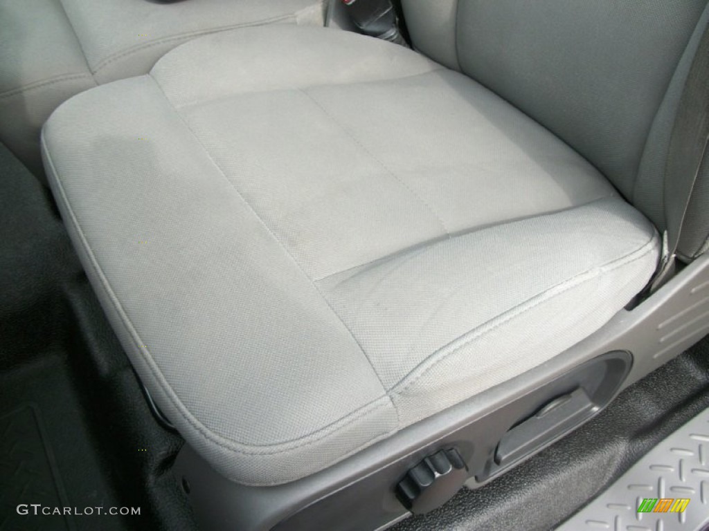 2006 F150 STX Regular Cab - Bright Red / Medium Flint photo #9