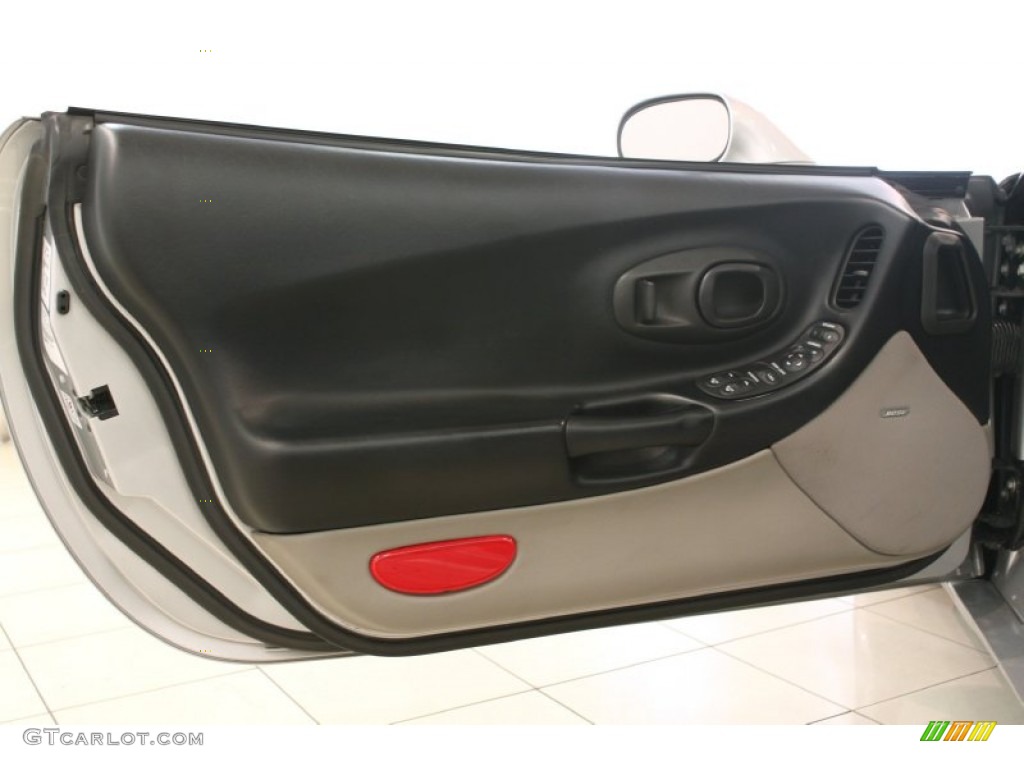 1998 Chevrolet Corvette Convertible Light Gray Door Panel Photo #79967211