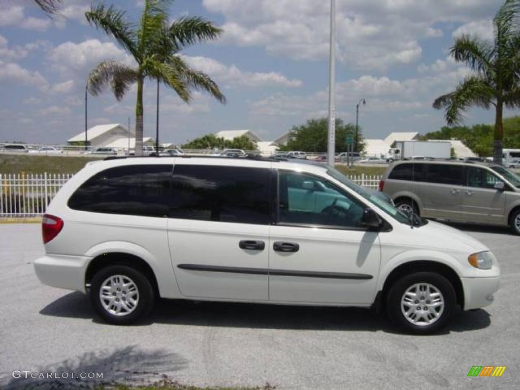 2004 Grand Caravan SE - Stone White / Medium Slate Gray photo #7