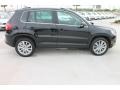 Deep Black Metallic - Tiguan SE Photo No. 11