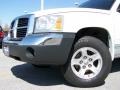 2005 Bright White Dodge Dakota SLT Club Cab  photo #2