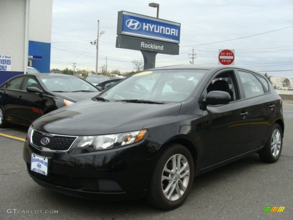 Ebony Black Kia Forte