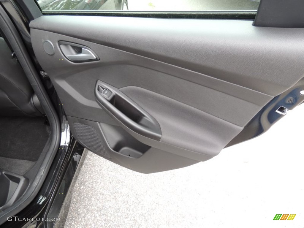 2013 Focus ST Hatchback - Tuxedo Black / ST Charcoal Black Full-Leather Recaro Seats photo #12