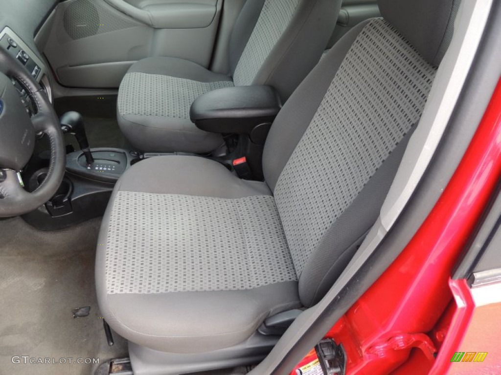 2006 Ford Focus ZXW SE Wagon Front Seat Photo #79974760